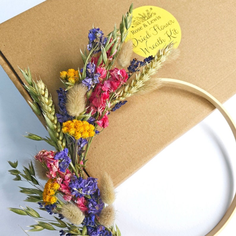 Dried flower wreath making kit for adults, best friend gift for her, Christmas gift for mum, hen do activities, craft kits for women image 5