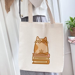 Hazel Bookworm Cat Tote Bag// leesgrage, boekenliefhebber, boekenwurm geschenken, kattenliefhebber geschenken afbeelding 2