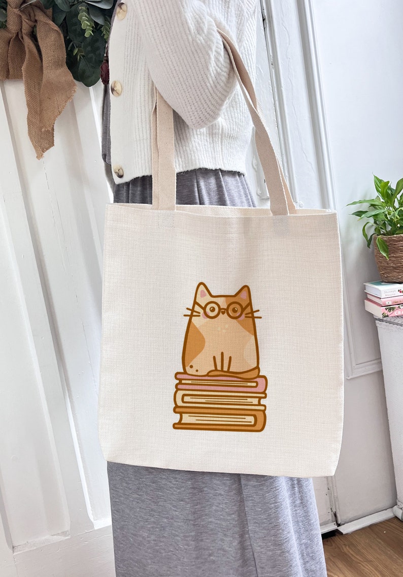 Hazel Bookworm Cat Tote Bag// leesgrage, boekenliefhebber, boekenwurm geschenken, kattenliefhebber geschenken afbeelding 2