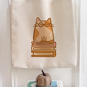 Hazel Bookworm Cat Tote Bag// leesgrage, boekenliefhebber, boekenwurm geschenken, kattenliefhebber geschenken afbeelding 6