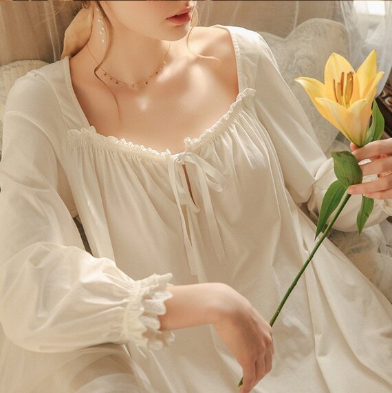 Long-sleeve Cotton Classic Nightgown 