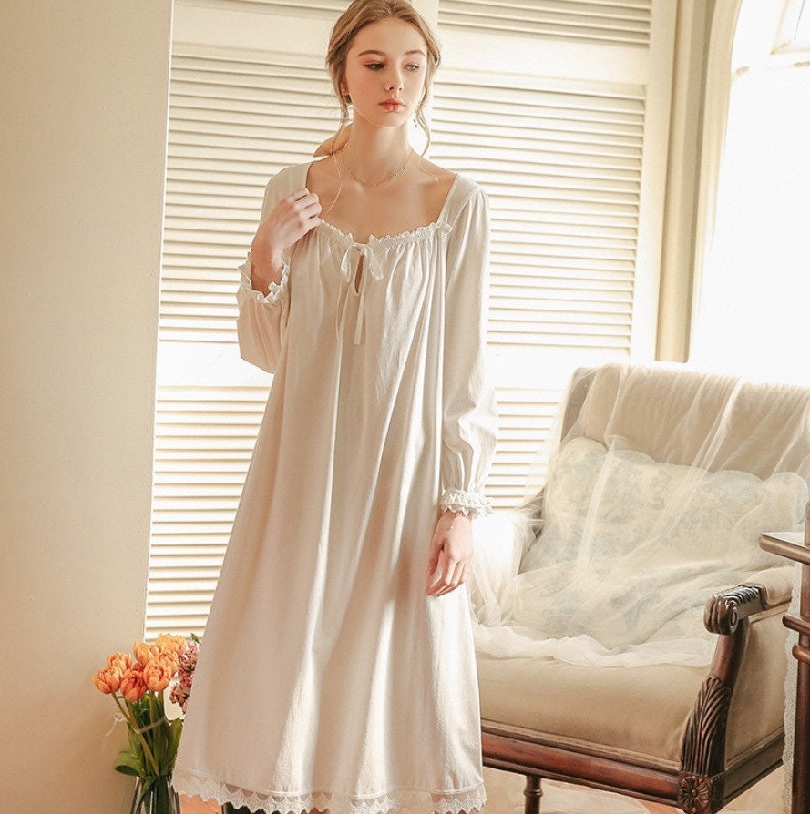 Long-sleeve Cotton Classic Nightgown 