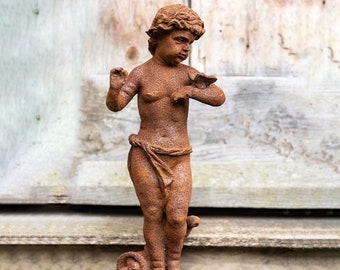 Antigua estatua griega del jardín