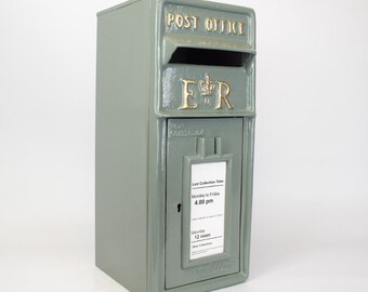 Grey ER Wall Mounted Post Box