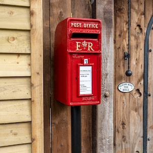 Elizabeth Regina Red ER Post Box