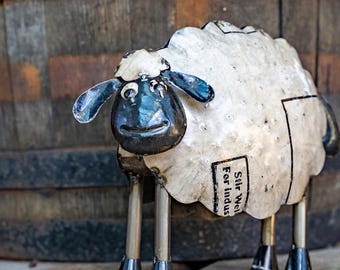 Handgemachte Upcycled Zinn Schaf Garten Statue / Ornament