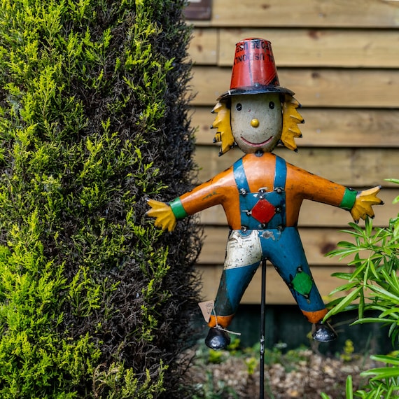 Metal Upcycled Garden Scarecrow Outdoor Decor Statue