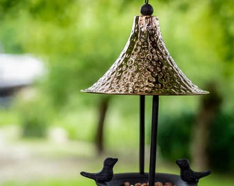 Karmnik dla ptaków z kutej miedzi i żeliwa
