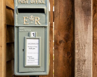 Boîte aux lettres grise française des urgences Elizabeth Regina