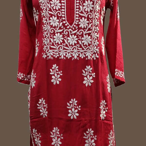 Longue kurti chikankari droite en rayonne, robe kurta brodée à la main rouge, tenues d'été rouges pour femme brodées à la main, robe longue kurta pour femme