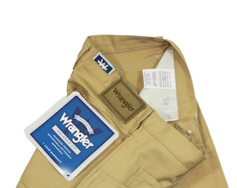 Men's NEW Wrangler Relaxed Fit Denim Beige Jeans Tag size 31x34 measured Size 30x33