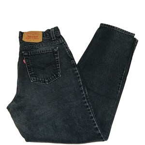Women&#39;s Levi&#39;s 17550-0260 Relaxed Tapered Leg Premium Denim Black Jeans no Tag Size measured Size 28x29 Made in the USA 80&#39;s-90&#39;s
