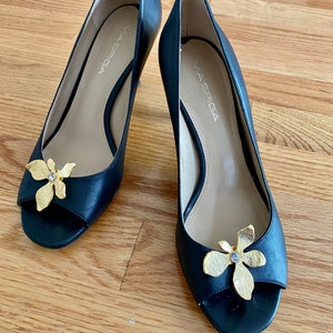 navy dress gold shoes Fab Purse and Shoe Colors for Navy Dresses