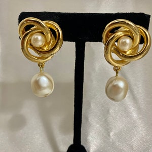 SALE vintage new love knot pierced gold earring with pearl center and pearl dangle. Made in US by Norma Jean, signed on clip