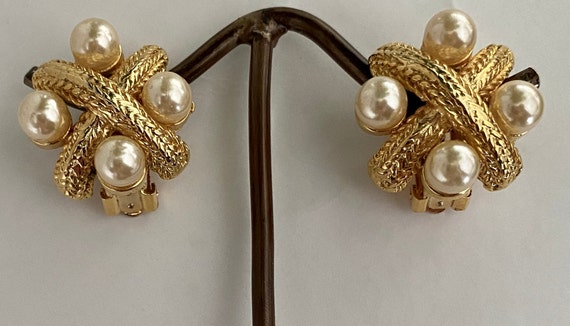 vintage criss cross pearl button matte gold clip … - image 2