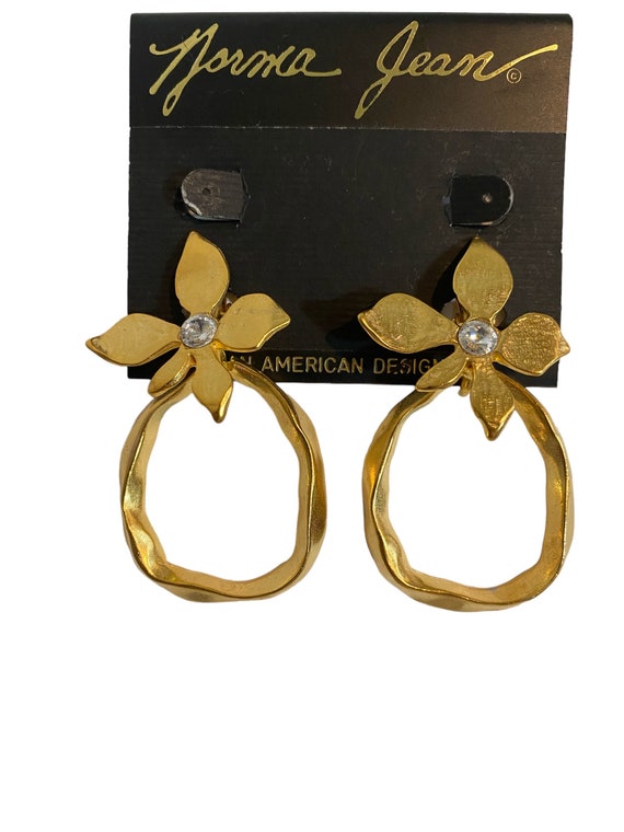 Vintage matte gold flower pierced dangle made in … - image 4