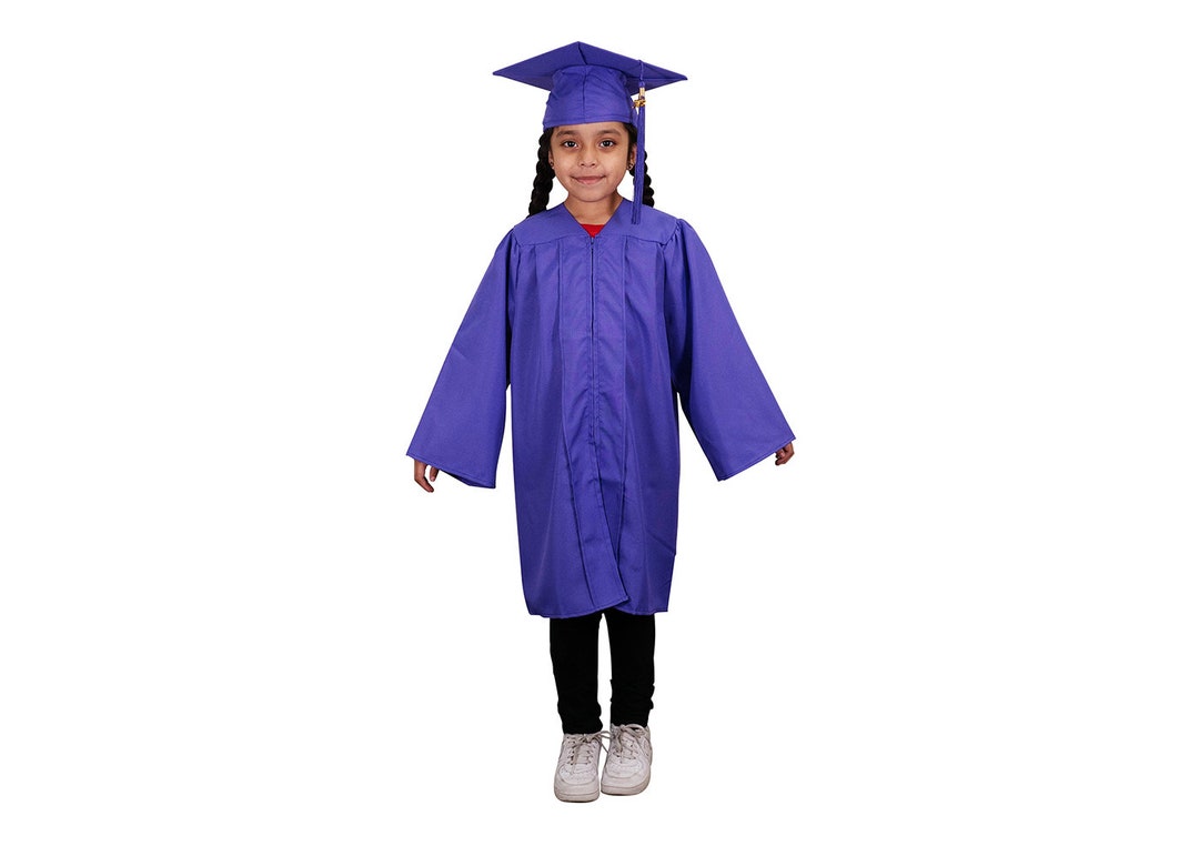 149 Kindergarten Cap And Gown Stock Photos, High-Res Pictures, and Images -  Getty Images