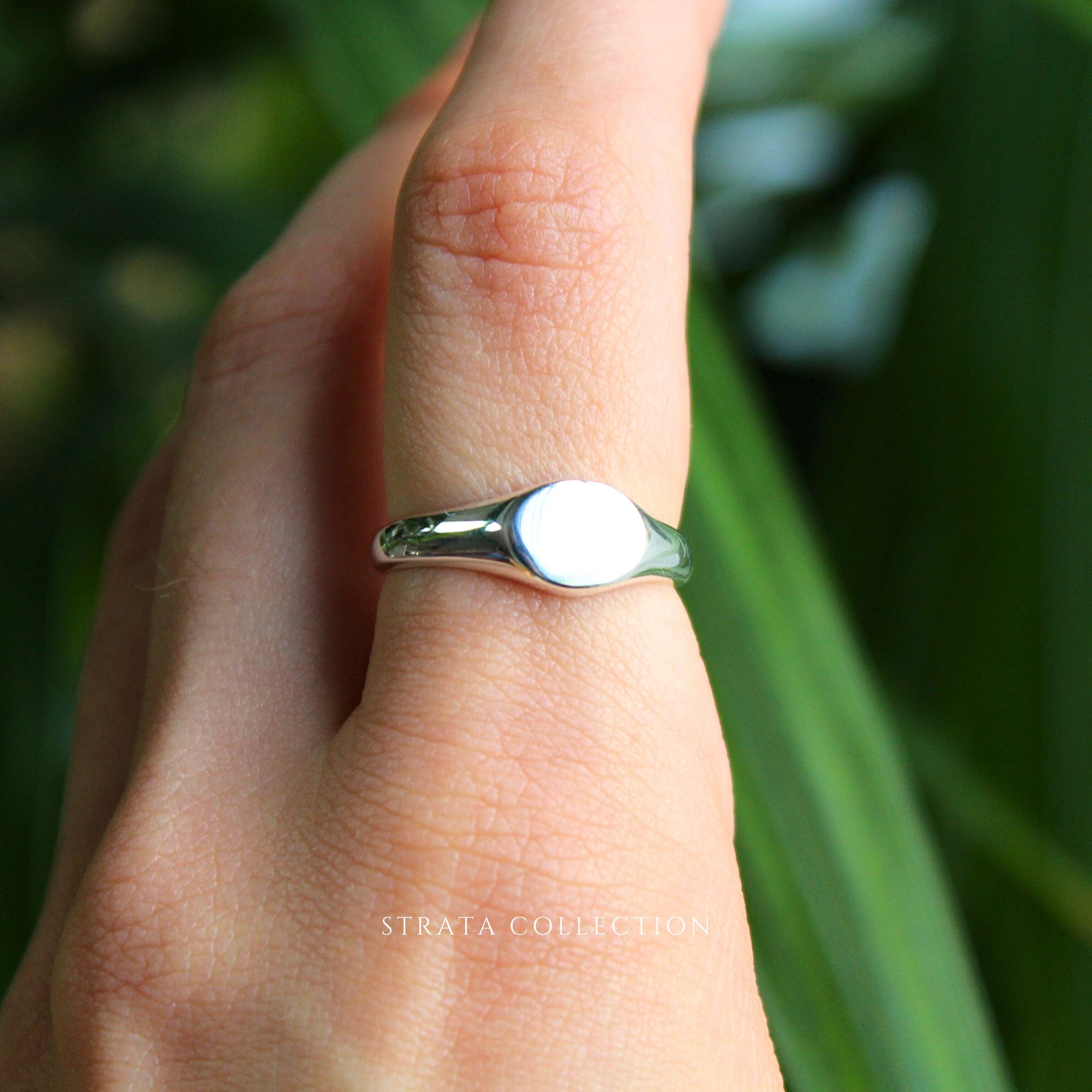 Sterling Silver Plain Oval Signet - 925 Silver Signet Rings Sterling Silver Plain Oval Signet - 925 Silver Signet Rings