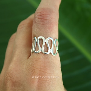 Sterling Silver Wavy Band Ring - Dainty Wave 925 Rings for Women - Funky Abstract Squiggle Tarnish Free Gift - Statement Dainty Twist Band
