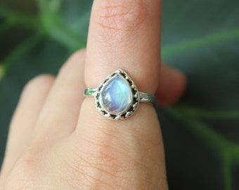 Sterling Silver Moonstone Petal Teardrop - 925 Silver Rings for Women - Rainbow Gemstone Natural Crystal - Ring Healing Stone - Indie Boho