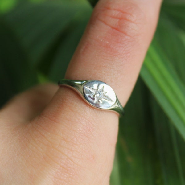 Sterling Silver Star Signet Engraved Jewel Ring - Thin Band 925 Silver Rings for Women - Delicate Indie Y2k Astrology Cosmos - Gift Small