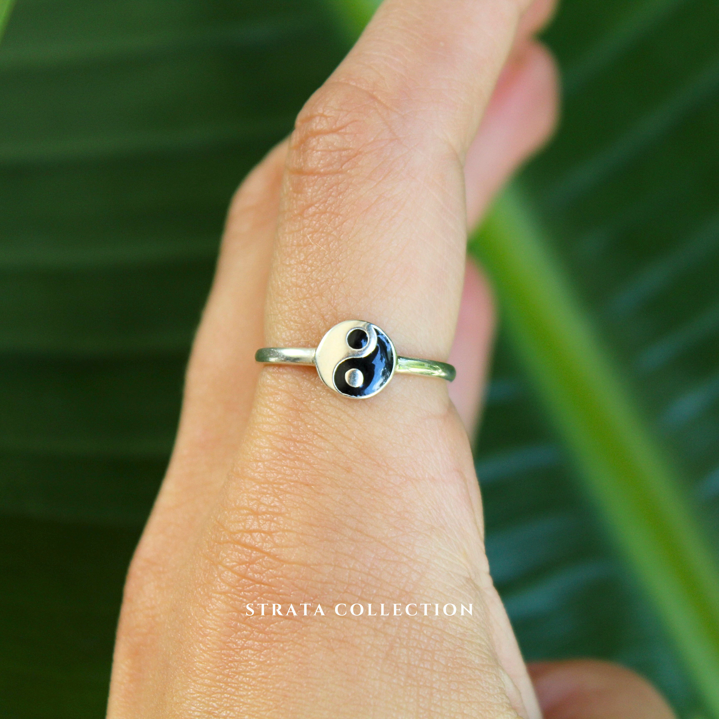 Sterling Silver Yin Yang Silver Circle - Black and White 925 Silver Rings for Women - Indie Symbol Gemstone Ring -  Stacking Thin Band y2K