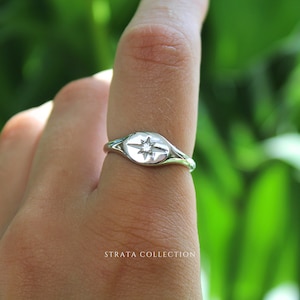 Sterling Silber Stern Siegelring gravierte Juwel Ring - Dünne Band 925 Silber Ringe für Frauen - Zarte Indie Y2k Astrologie Kosmos - Geschenk Klein