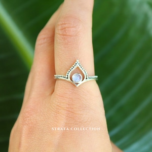 Sterling Silver Bali Petal Moonstone Oval - 925 Silver Rings for Women - Rainbow Gemstone Natural Crystal - Ring Healing Stone Henna Design