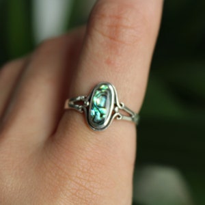 Sterling Silver Abalone Oval Ring - Abalone Shell 925 Rings for Women - Dainty Vintage Look Blue - Dainty Gem Stacking Band Ring Statement