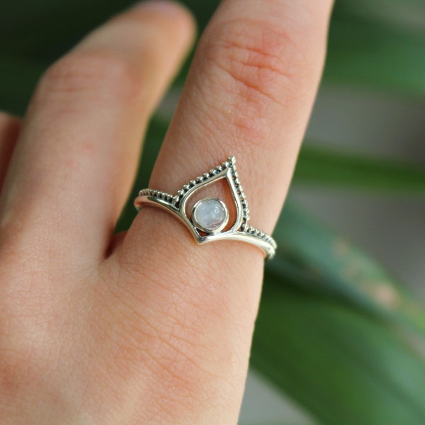 Sterling Silver Bali Petal Moonstone Oval - 925 Silver Rings for Women - Rainbow Gemstone Natural Crystal - Ring Healing Stone Henna Design