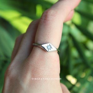 Sterling Silver Star Signet Engraved Angular Jewel Ring - Thin Band 925 Silver Rings for Women - Delicate Indie Y2k Astrology Cosmos Gift