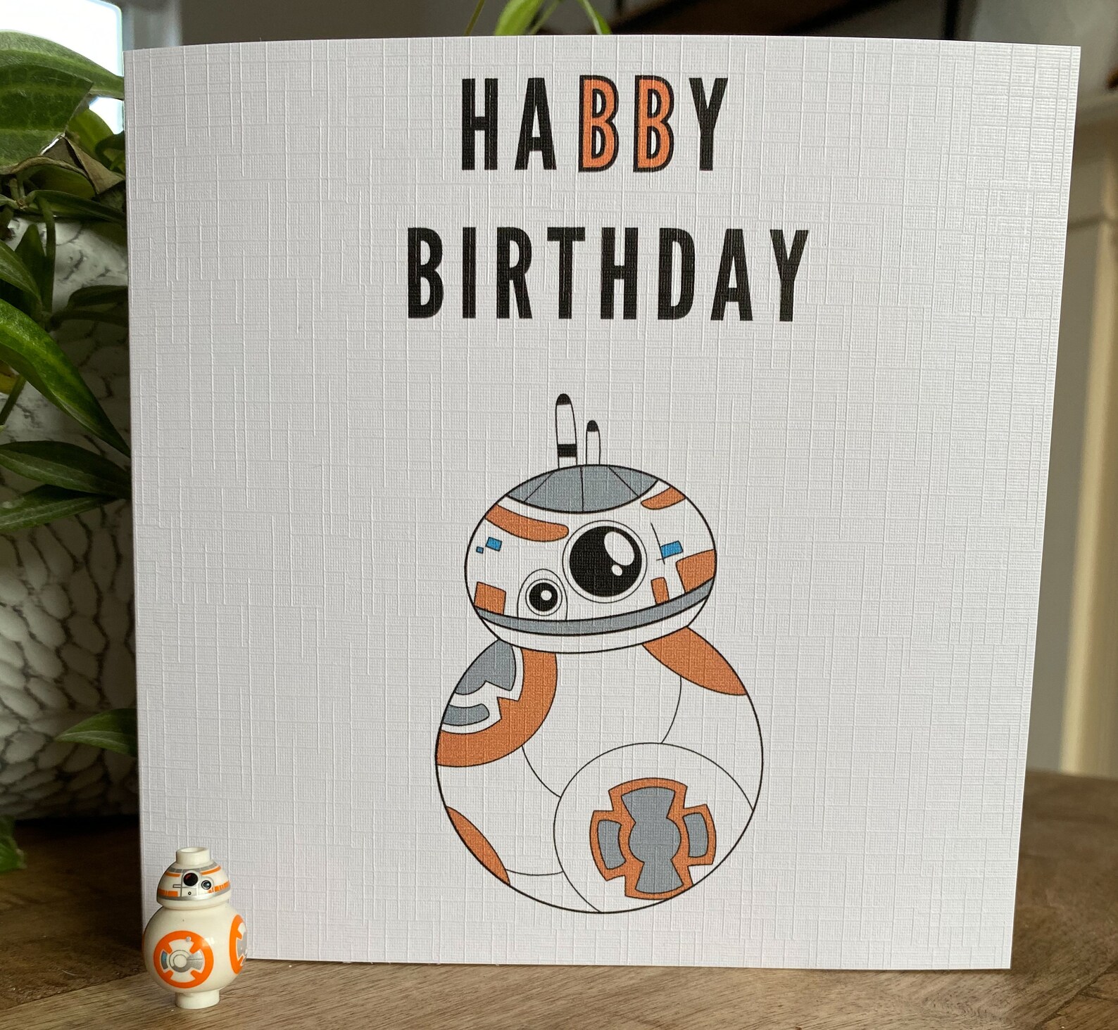 Möge die Macht mit dir sein… und deinen Buntstiften! Kostenlose Star Wars Geburtstagskarten zum Ausdrucken