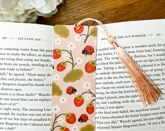 Strawberry & Lady Bug Bookmark // Spring Bookmark, Illustrated Bookmark, Gardening bookmark, cute bookmark, kawaii bookmark, cottagecore