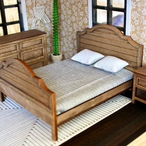 Odoria Dollhouse Single Bed Miniature - 1/12 Scale Wooden Bed With Fabric Bedding Vintage White