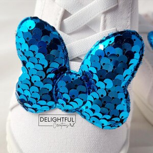 Clips para zapatos con lazo de Minnie Mouse y lentejuelas azules imagen 9