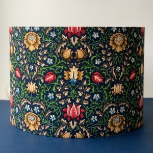 Abat-jour de style William Morris. Abat-jour floral. Abat-jour botanique. Abat-jour de lampe de table. Abat-jour à motifs. Abat-jour de plafond.