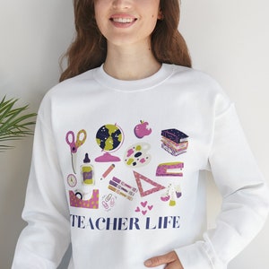 TEACHER LIFE Sweatshirt, Unisex Heavy Blend™ Crewneck Sweatshirt, Gifts for Teacher, Back to School Sweatshirt, Crewnecks for Her