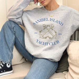 SANIBEL Yacht Club Unisex Heavy Blend™ Crewneck Sweatshirt, Women&#39;s Crewneck, Women&#39;s Sweatshirt, Sanibel Island Shirt, Gifts for her