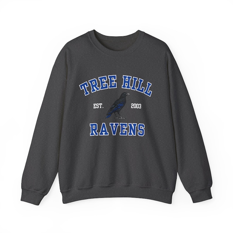 TREE HILL RAVENS、スコット 23 ジャージ、ユニセックス ヘビー ブレンド™ クルーネック スウェットシャツ、その他のギフト、Tree Hill マーチャンダイズ、ノースカロライナ、レイブンズ スウェットシャツ 画像 6