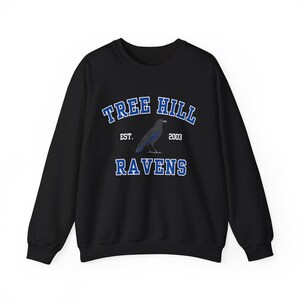 TREE HILL RAVENS、スコット 23 ジャージ、ユニセックス ヘビー ブレンド™ クルーネック スウェットシャツ、その他のギフト、Tree Hill マーチャンダイズ、ノースカロライナ、レイブンズ スウェットシャツ 画像 2