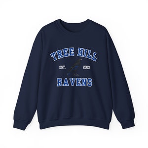TREE HILL RAVENS、スコット 23 ジャージ、ユニセックス ヘビー ブレンド™ クルーネック スウェットシャツ、その他のギフト、Tree Hill マーチャンダイズ、ノースカロライナ、レイブンズ スウェットシャツ 画像 8
