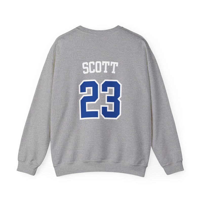 TREE HILL RAVENS、スコット 23 ジャージ、ユニセックス ヘビー ブレンド™ クルーネック スウェットシャツ、その他のギフト、Tree Hill マーチャンダイズ、ノースカロライナ、レイブンズ スウェットシャツ 画像 5