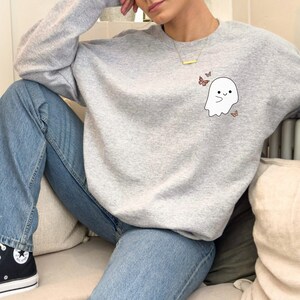 CUTE GHOST Unisex Heavy Blend ™ Crewneck Sweatshirt