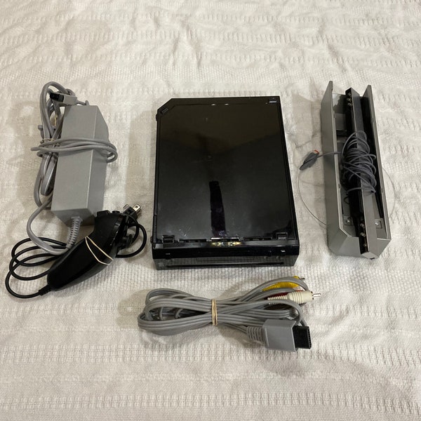 Nintendo Wii Black- with one knunchucks - and cables