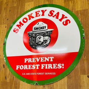 Cartello pubblicitario monofacciale da 30 pollici in smalto porcellanato vintage Smokey Says Prevent Forest Fires