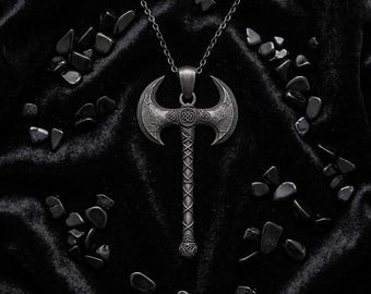 Viking Axe Pendant – Silver Norse Warrior Necklace – Double Headed Battle Axe – Unisex Mythic Jewelry