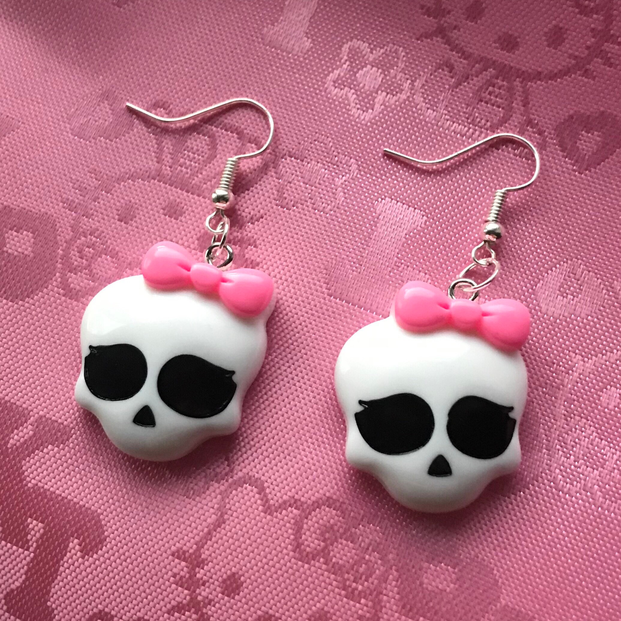 Monster high earrings deals