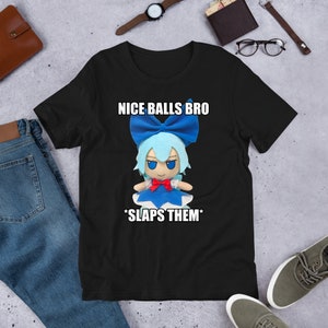 Nettes Bälle Bro, Touhou Fumo Plüsch, Cirno Marisa Reimu, Lustiges Anime Meme Shirt, Ausgehängtes Shirt, Waifu Shirt, Otaku Kleidung, Touhou Puppen Black