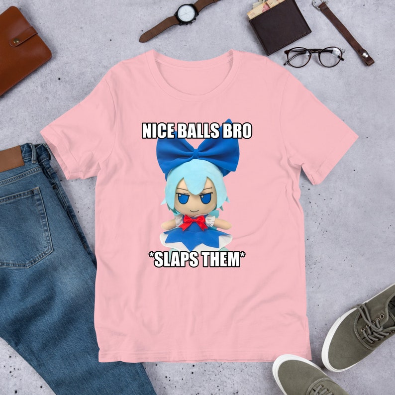 Nettes Bälle Bro, Touhou Fumo Plüsch, Cirno Marisa Reimu, Lustiges Anime Meme Shirt, Ausgehängtes Shirt, Waifu Shirt, Otaku Kleidung, Touhou Puppen Pink