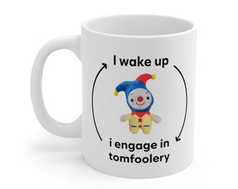 Me despierto y me involucro en la taza de tontería, taza de meme divertido, taza irónica, extrañamente específica, taza desquiciada, maldita, regalo de mordaza, taza de vergüenza, humor de la generación Z